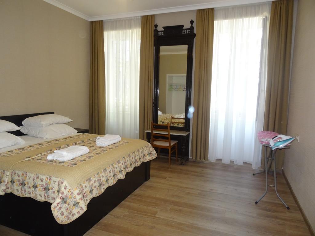 20 Griboedov Apartment- Heart Of Tiflis Exterior foto